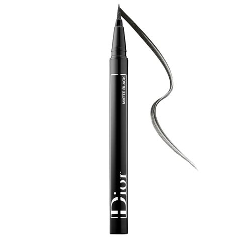 Dior show on stage eyeliner